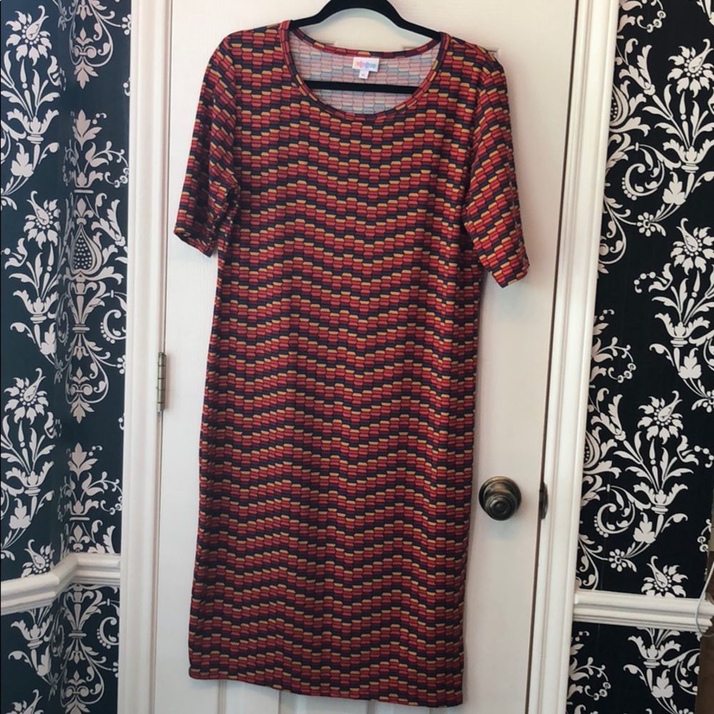 Extremely gently used LulaRoe “Julia”